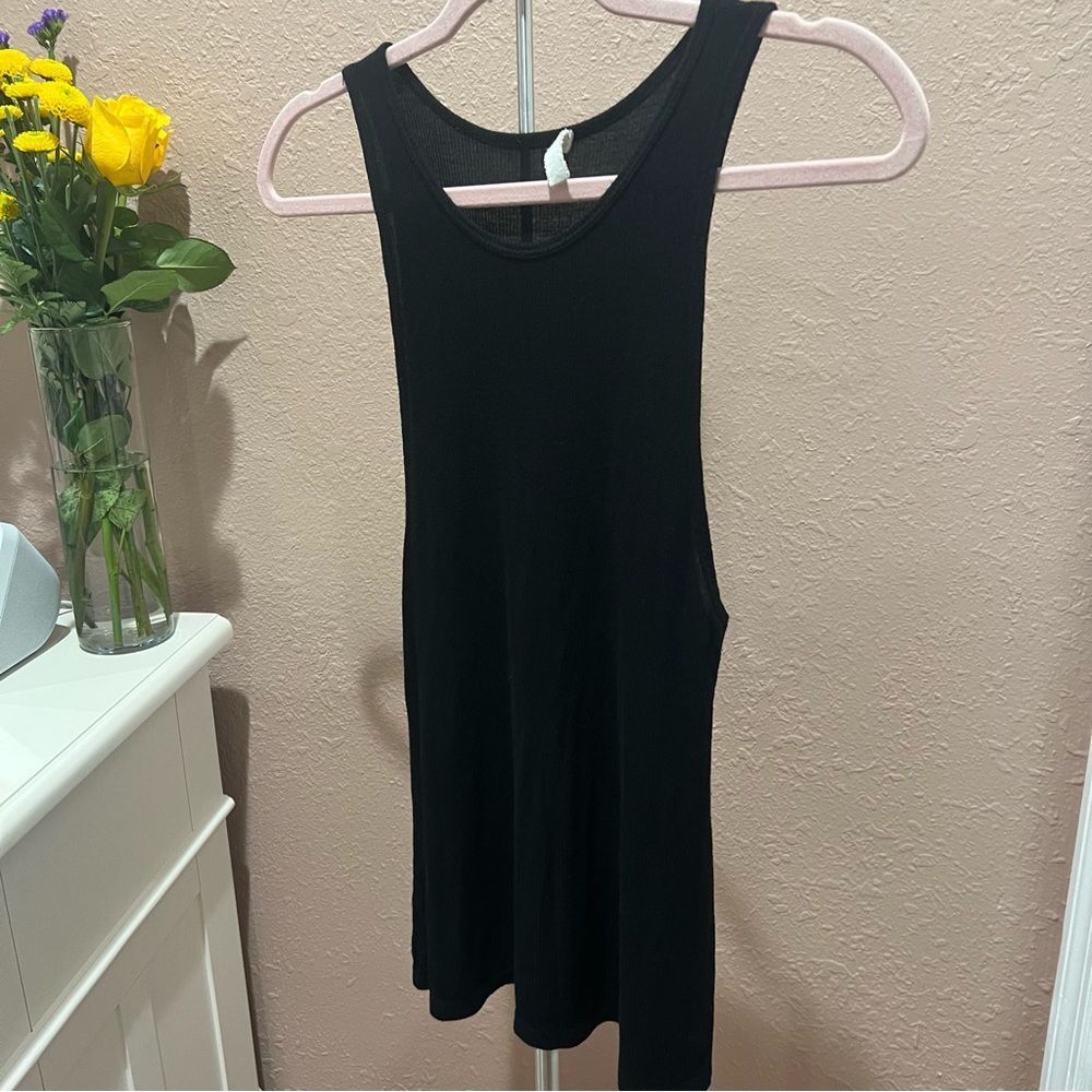 Brandy Melville Muscle Tee - Picture 7 of 7